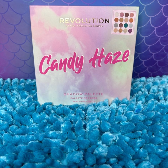 MAKEUP REVOLUTION Candy Haze Eyeshadow Palette NIB - Picture 3 of 3